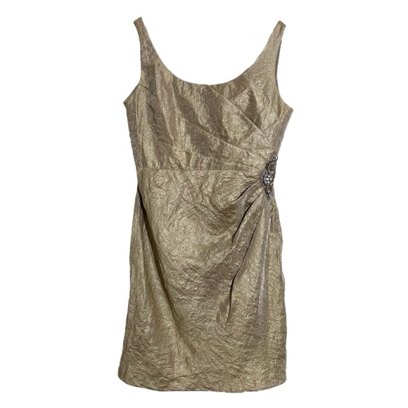 Jessica Howard Dresses & Skirts - Jessica Howard Champagne Gold Sleeveless Cocktail Dress Bead Accent Y2K Size 10